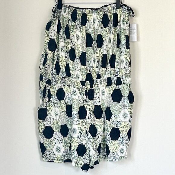 NWT BP by Nordstrom Strapless Knit Romper in Black-Green Honeycomb Floral - 1X - Picture 2 of 7